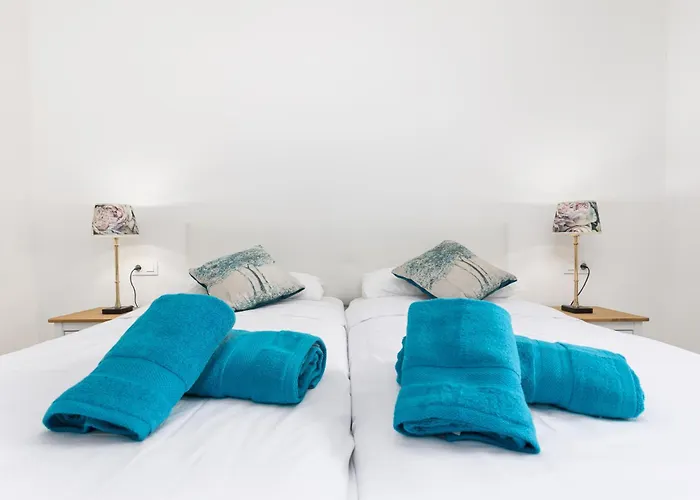 Home2book Tranquil Escape Community Pool *